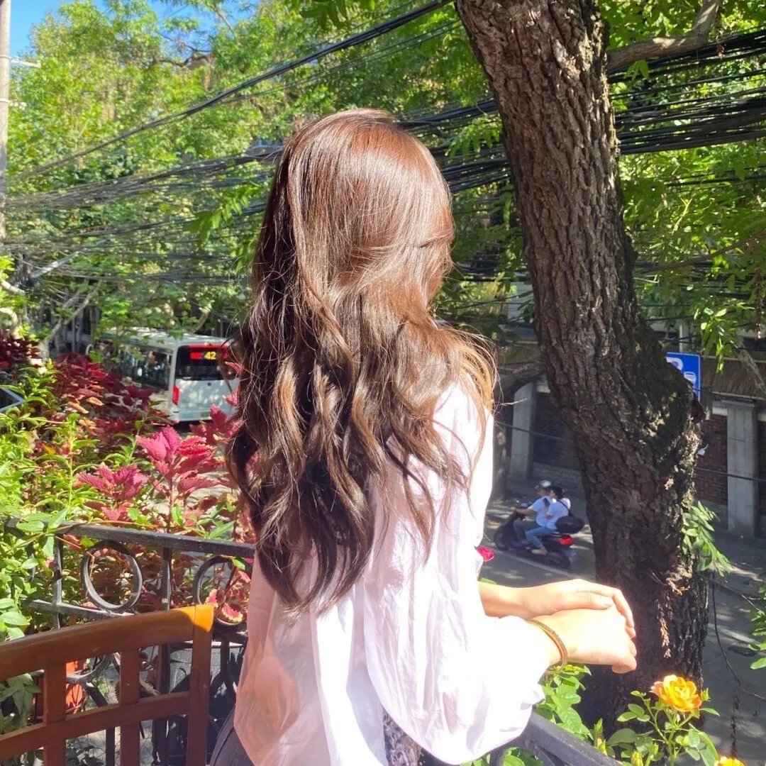 屋中美人